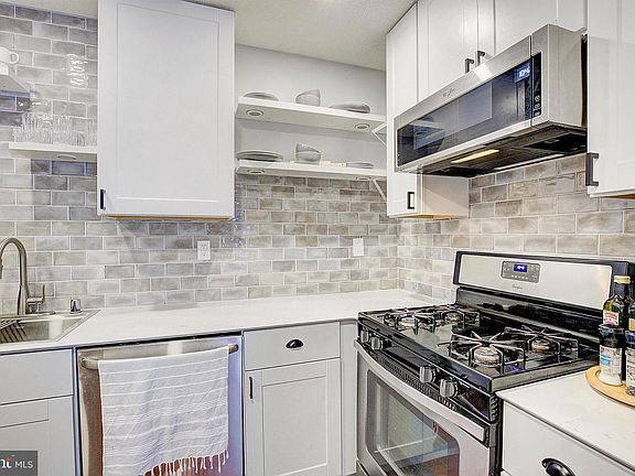 4th image of 30 E Ironstone Ct