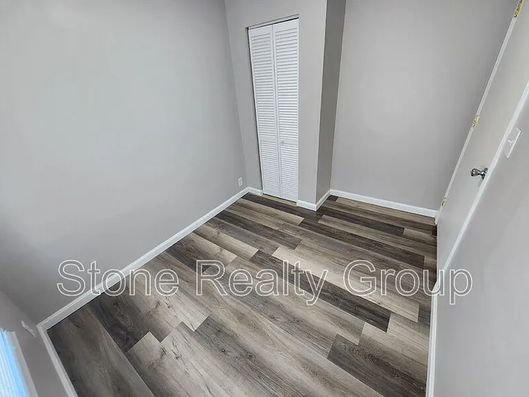 2200 S 8th St — Photo 4