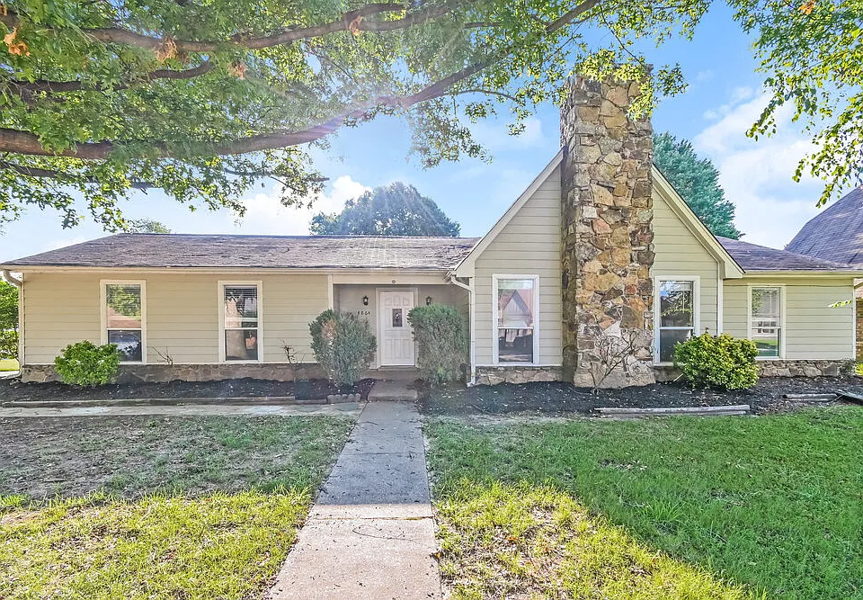4864 Barkshire Dr