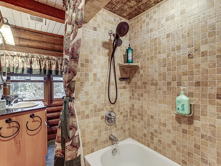 142 Pelle Cir — Photo 16