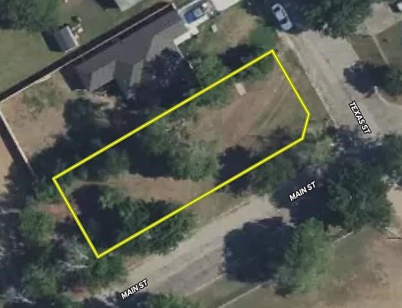 2nd image of 1100 Texas St