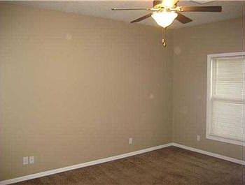 4th image of 2402 NE Oak Dr Unit 4
