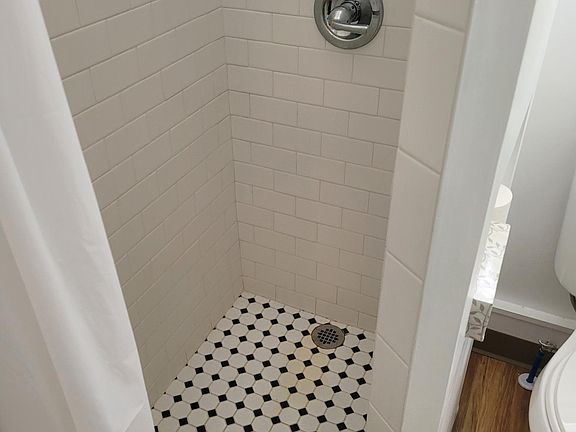 3rd image of 262 Jersey St