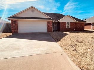 1204 Wendy Ln, Altus, OK 73521