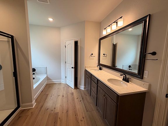 5th image of 283 Kings Wood Ave