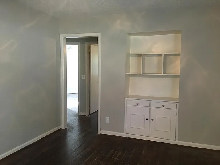 640 Yowell Ave — Photo 6