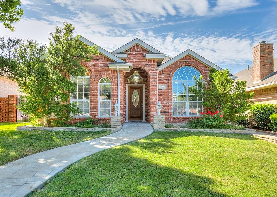 1st image of 32 Southridge Dr