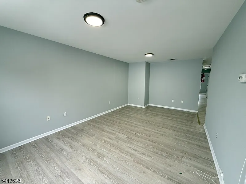 3 bed, 1.0 bath, $2,200 — Photo 4