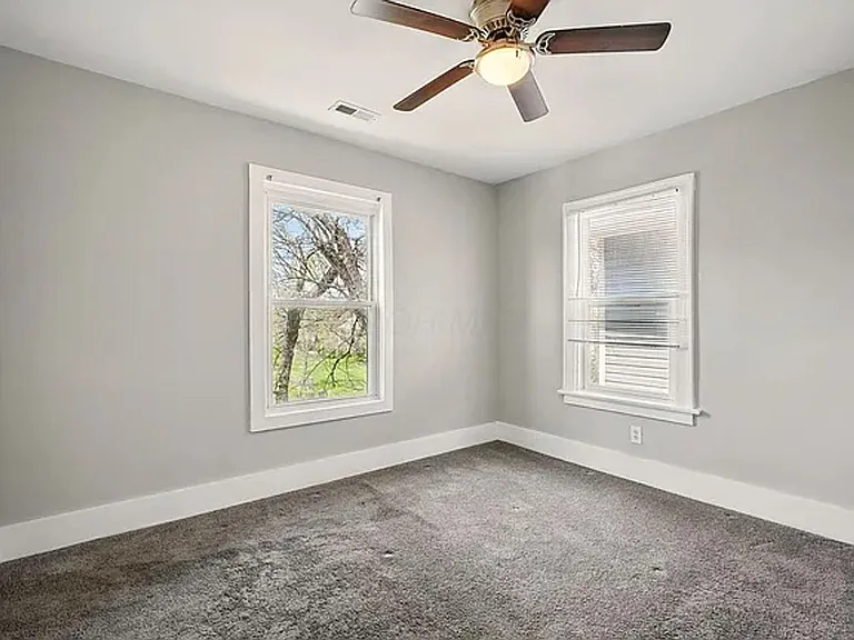 833 Lilley Ave — Photo 11