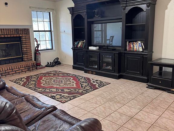 4th image of 3418 Ridgecrest Ln