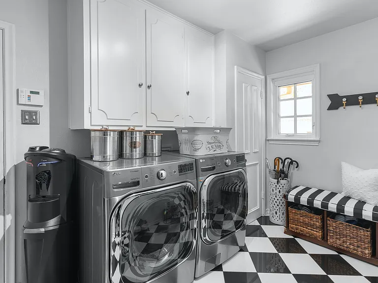 11451 Parkchester Dr — Photo 16