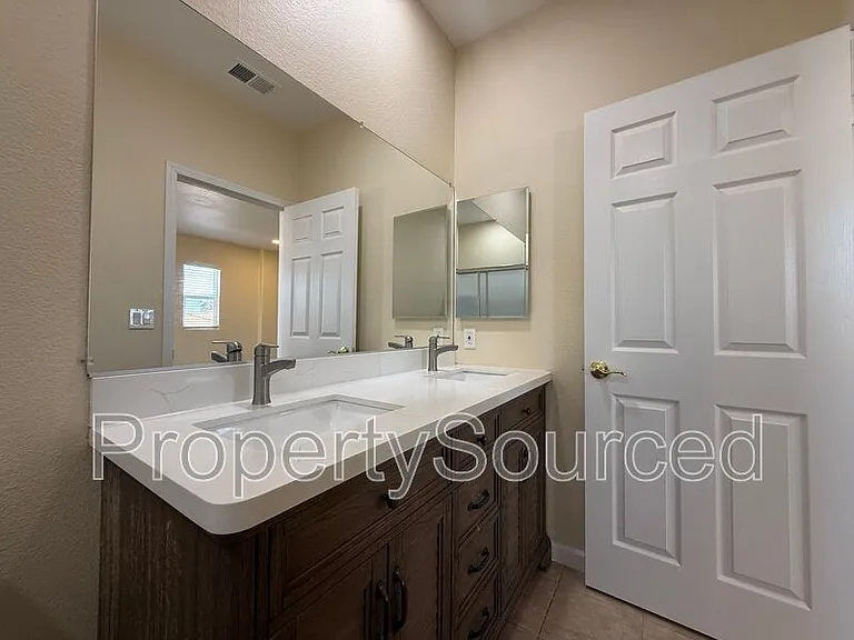 1633 Sparrowhawk St — Photo 39
