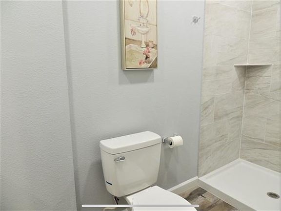 2nd image of 1755 Glenhaven Dr #2