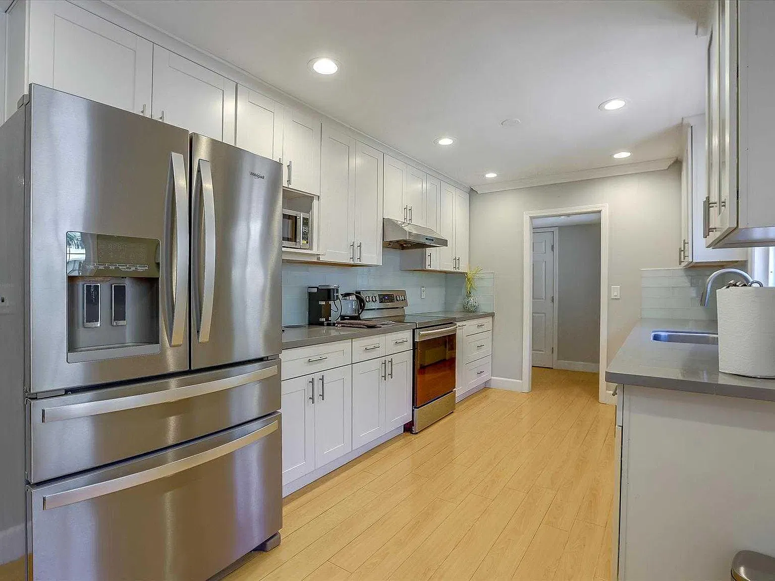 3 bed, 1500 sqft, $7,000 — Photo 3