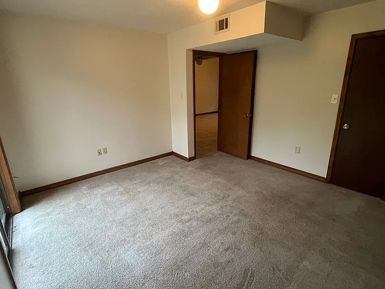 404 Hunter Ridge Ln — Photo 9