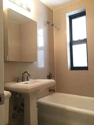 Rented by Stonehenge NYC LLC | media 30