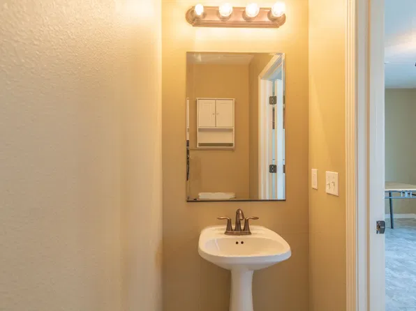 1230 SW Lost Trail Dr, Pullman, WA 99163