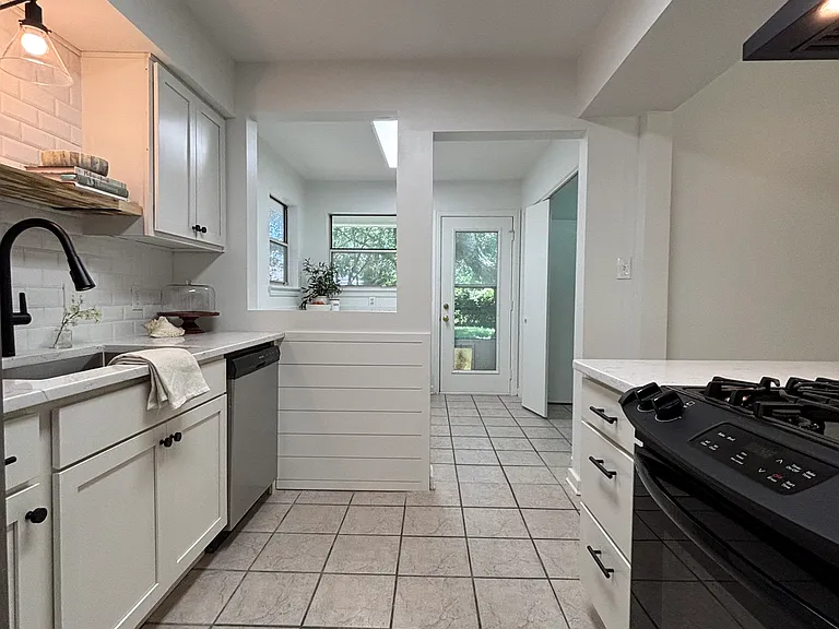 14 Bay Dr NE — Photo 23