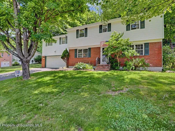 104 Sturbridge Rd, Clarks Summit, PA 18411