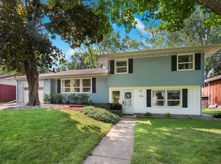 1545 15th St NW, New Brighton, MN 55112