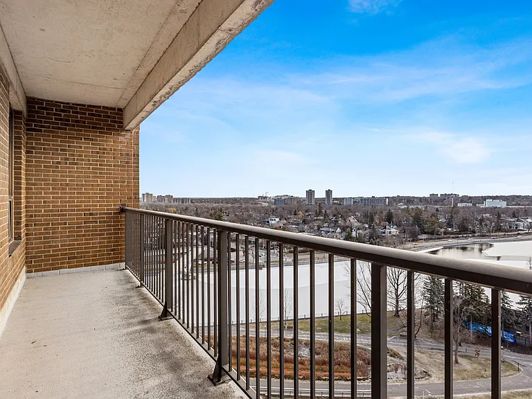 350 Queen Elizabeth Driveway — Photo 6