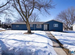1708 E Sylvan Cir, Brandon, SD 57005