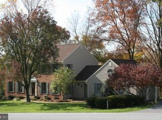 30 Brookwood Dr, Lititz, PA 17543