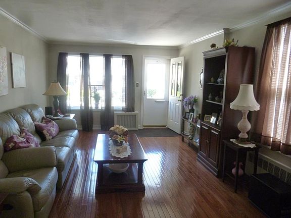 2nd image of 1662 Ryder St