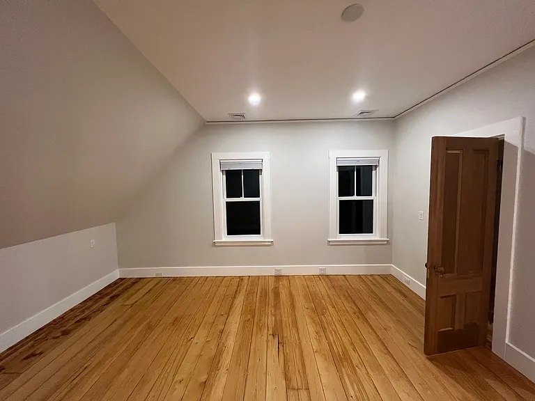 9 Waldeck St — Photo 8