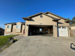 4917 S Pointe Dr, Rapid City, SD 57701