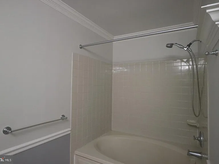 2406 Brookhaven Dr — Photo 10