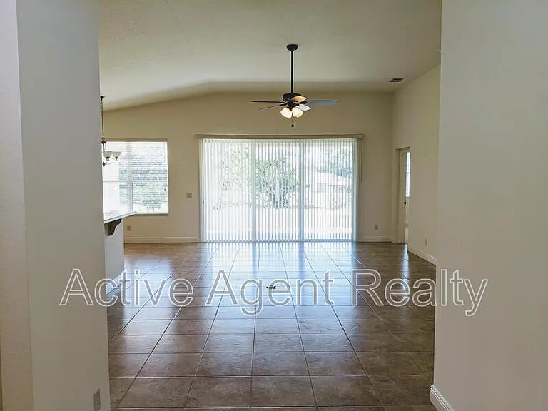 1882 W Angelica Loop — Photo 3
