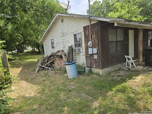 635 Sterling, San Antonio, TX 78220