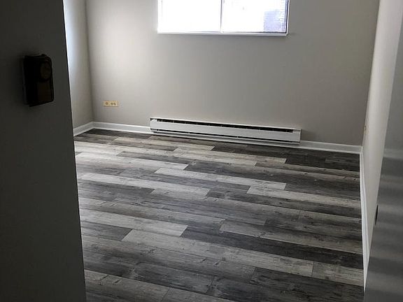 4th image of 4749 W 101st St APT 107