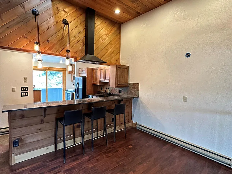 1119 Overlook Dr — Photo 2