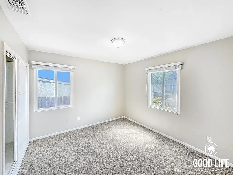 4034 Aragon Dr — Photo 8