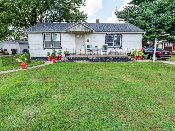 325 N Poplar St, Assumption, IL 62510