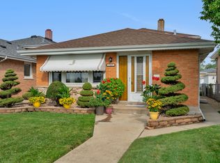 7527 Long Ave, Burbank, IL 60459