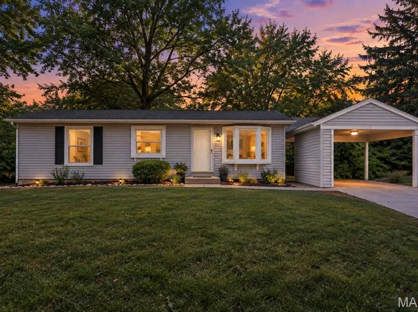 44 Orchard Hills Dr, Saint Peters, MO 63376