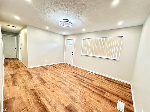 3rd image of 2714 S Walcott St