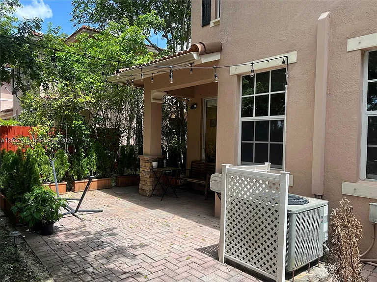 280 Las Brisas Cir #280 — Photo 28