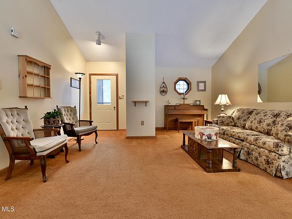 5th image of 222 Middle Grove Road