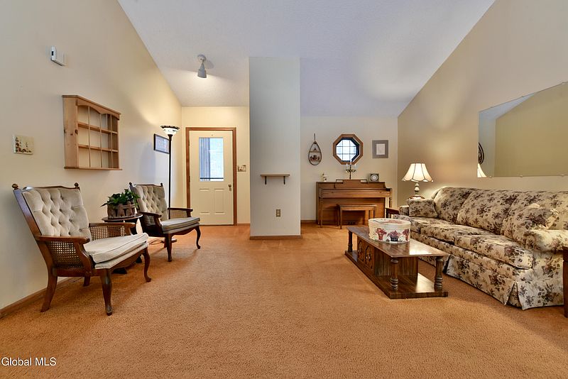 5th image of 222 Middle Grove Road