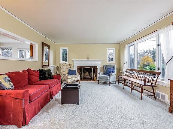 4th image of 110 Teal Dr