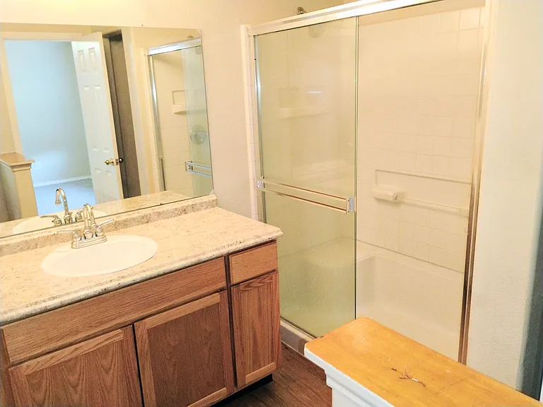 10819 Barker Gate Ct — Photo 15