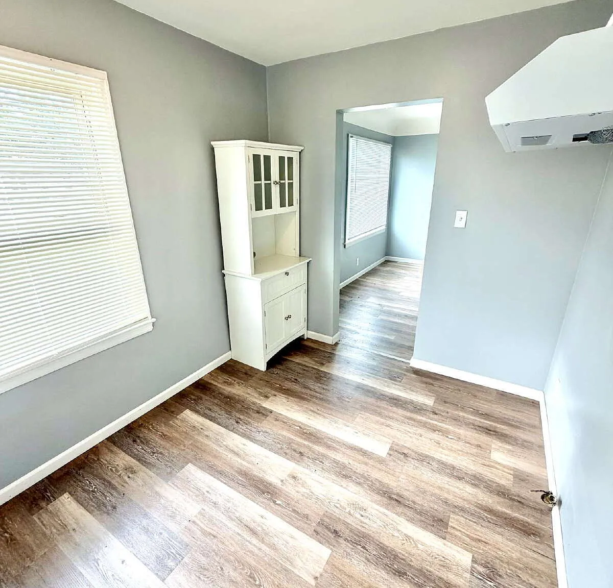2 bed, 1.0 bath, 1094 sqft, $1,100 — Photo 3