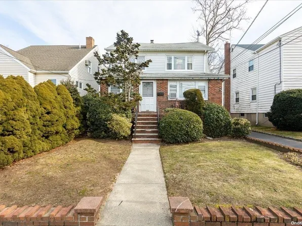366 Hamilton Avenue, Hewlett, NY 11557