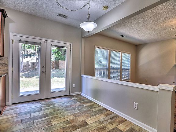 4th image of 638 Chasefield Ct