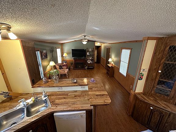 5th image of 5431 NE 35th St #220
