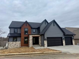 136 Southwind Cir, Morgantown, WV 26508
